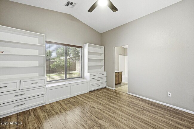 Building Photo - 1413 E Leslie Ave