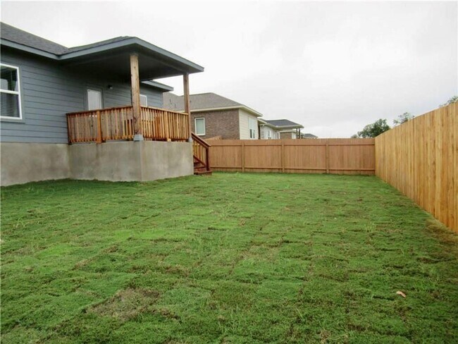 Building Photo - 1232 Whippletree Trl