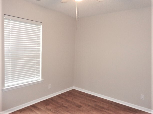 Building Photo - 172 Parkside Dr