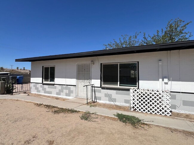 Building Photo - P266