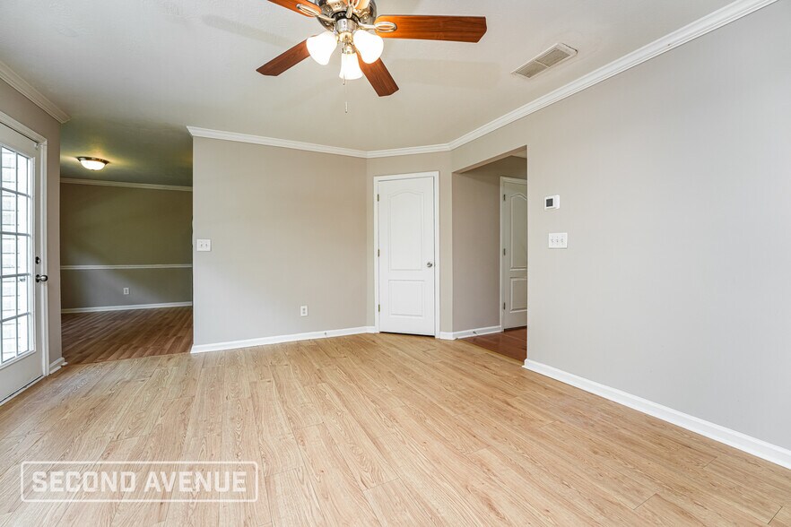 Building Photo - 3748 White Pine Rd