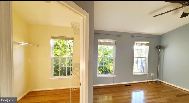 Building Photo - 441 Clayhall St