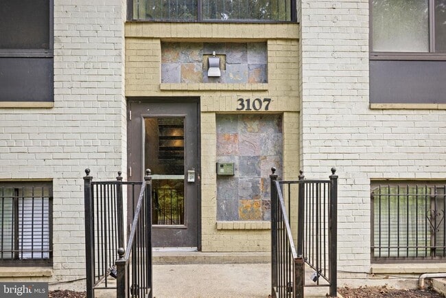 Building Photo - 3107 Naylor Rd SE