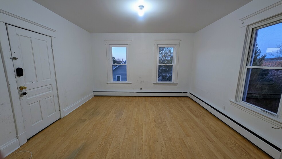 Building Photo - 45 Greenwood Ave