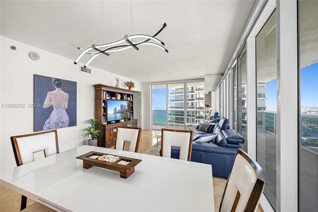 Building Photo - 1830 S Ocean Dr