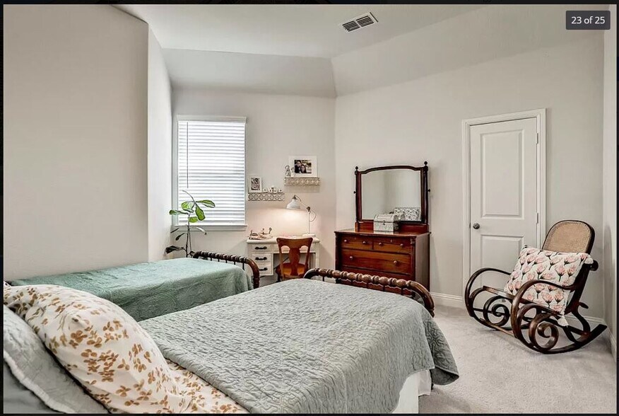 Upstairs BedRoom 2 - 808 Parkside Dr