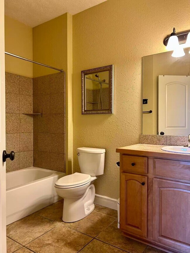 Building Photo - 5 bedroom and 3 bathroom two level house