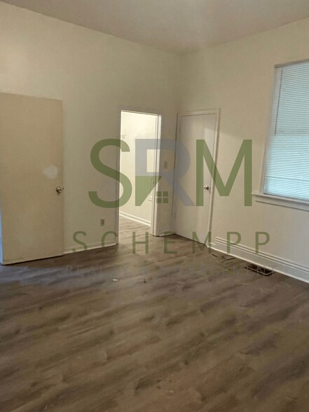 Building Photo - 2912 Greenwood Ave