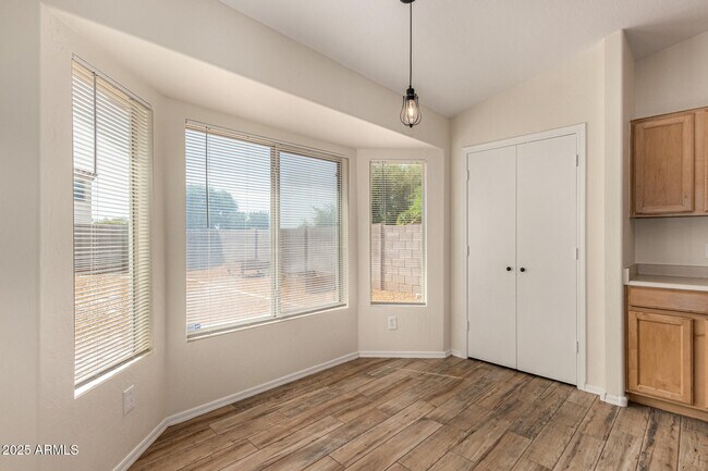 Building Photo - 40234 N Lerwick Dr