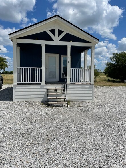 Building Photo - 219 Antler Rdg Trl