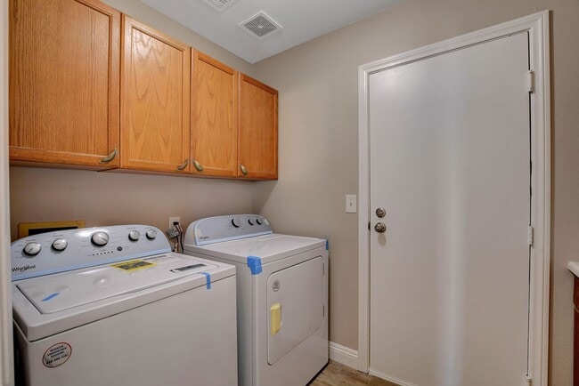 Building Photo - FOR RENT Palm Canyon