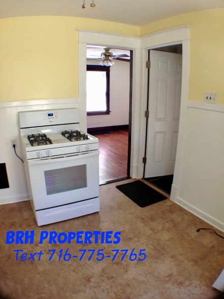 Building Photo - 100 Somerton Ave