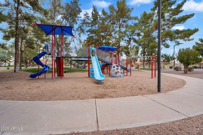 Building Photo - 1510 E Commerce Ave