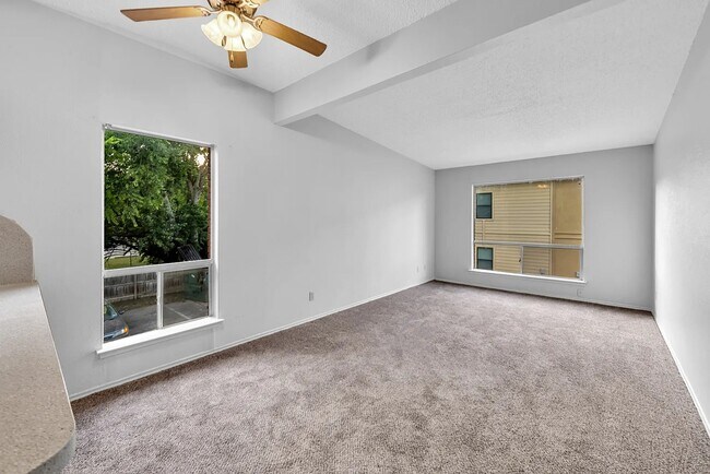 Building Photo - 803 Oakland St