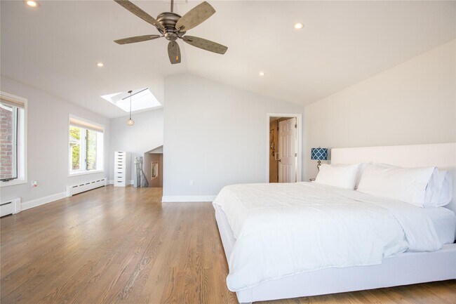 Building Photo - 59 Culross Dr