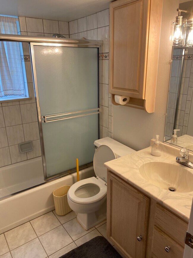 Building Photo - 4 Bed 2 Bath Home In South Boulder.  Devils Thumb Neighborhood!