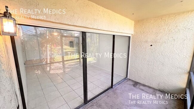 Building Photo - 3280 S Semoran Blvd