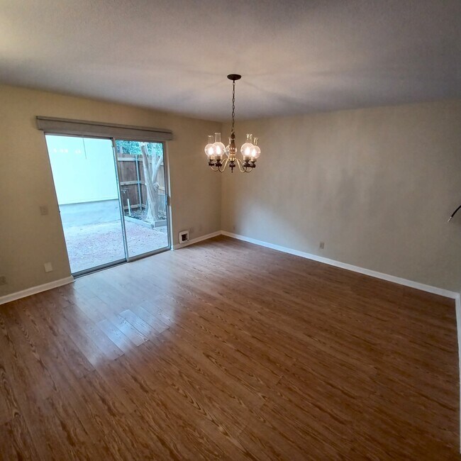 Building Photo - 3424 Northmoor St
