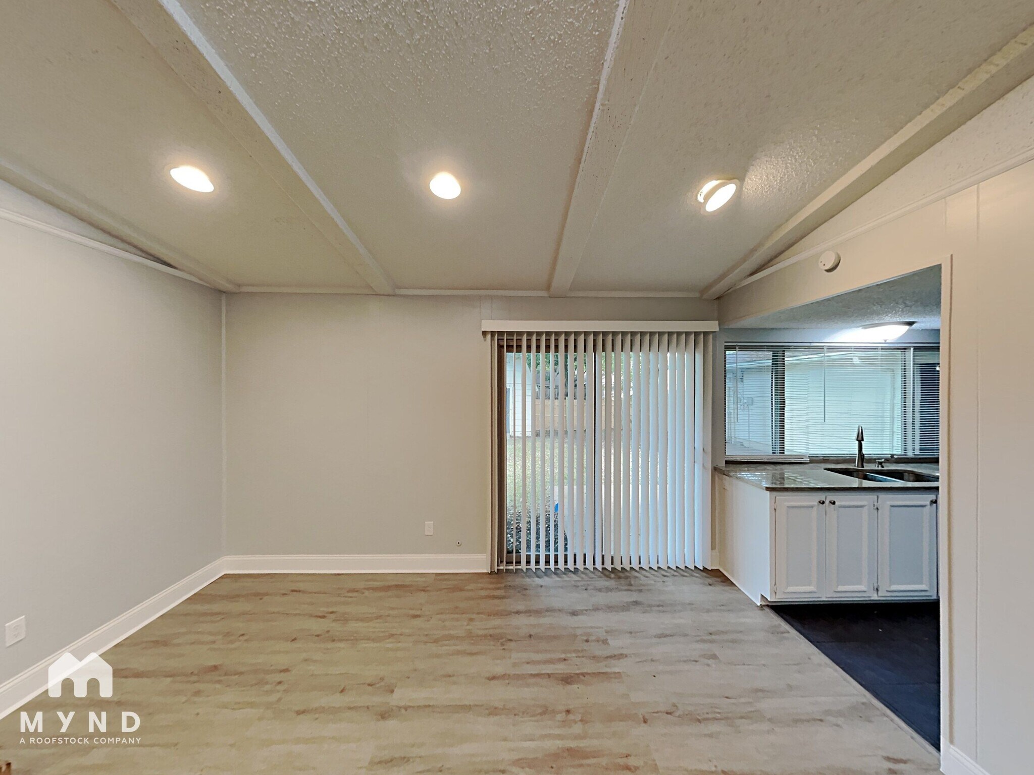 Building Photo - 1303 Hillsdale Dr