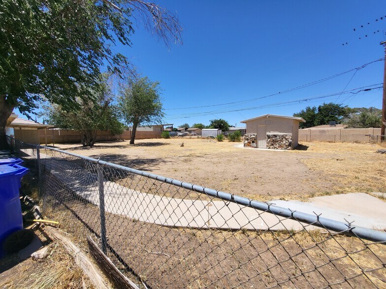 Building Photo - 14972 La Brisa Rd