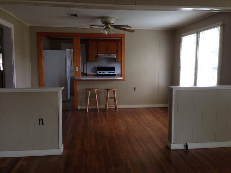 Building Photo - 3602 Hickory St