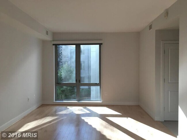 Building Photo - 4101 Albemarle St NW