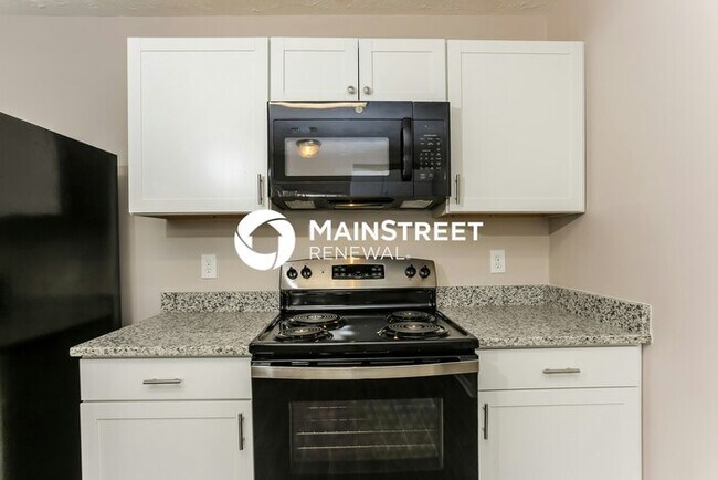 Building Photo - 3 Bedroom Pet-Friendly Home in ELLENWOOD, GA with Main Street Renewal