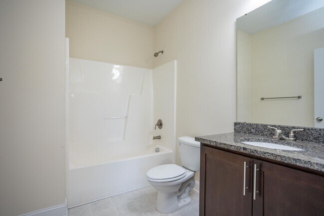 Building Photo - 161 Howard Ln