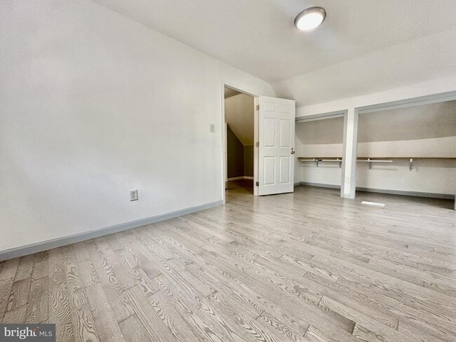 Building Photo - 633 Durham Rd