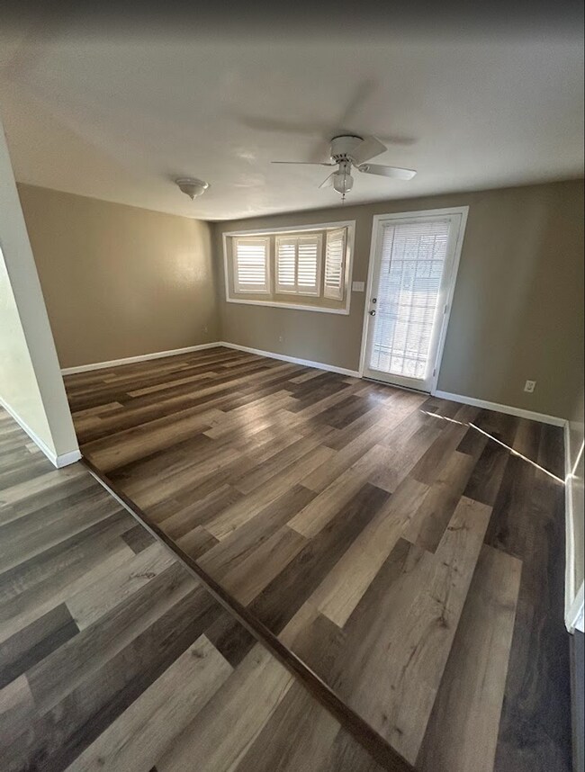 Building Photo - 3 Bed, 2 bath in SW