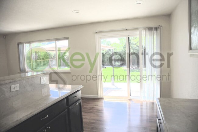 Building Photo - 9024 Alderson Ave