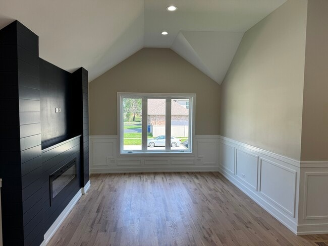 Building Photo - 4951 W 86th St
