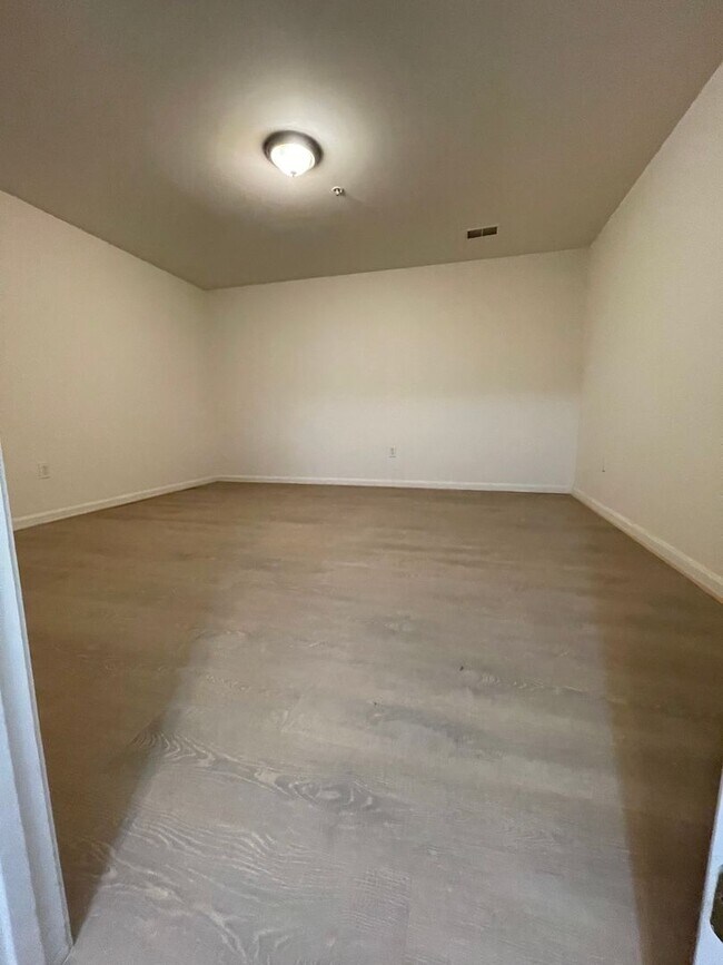 Building Photo - Spacious & Updated Home in the Heart of Hyattsville