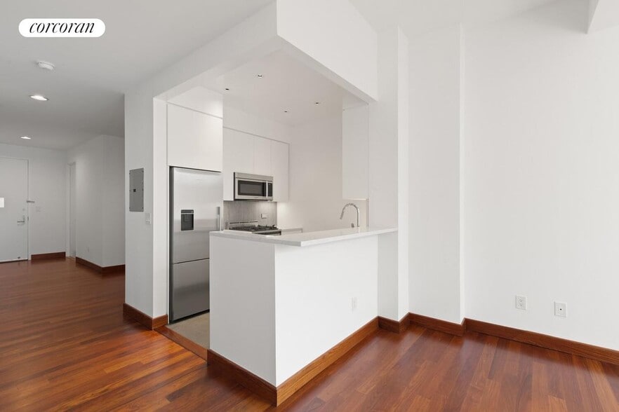 Building Photo - 305 E 63rd St