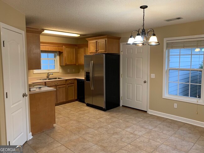 Building Photo - 207 Ridgemont Ct