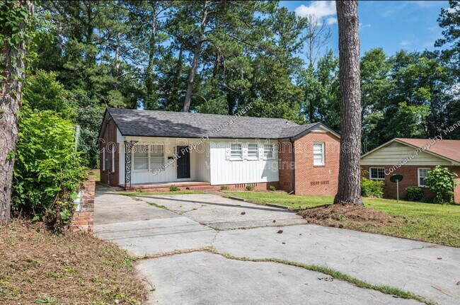 Building Photo - 489 Forest Ave