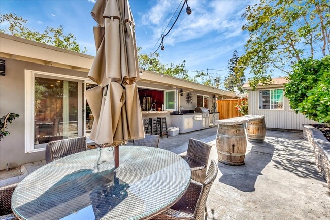 Building Photo - Gorgeous Vibrant Home In Santa Clara