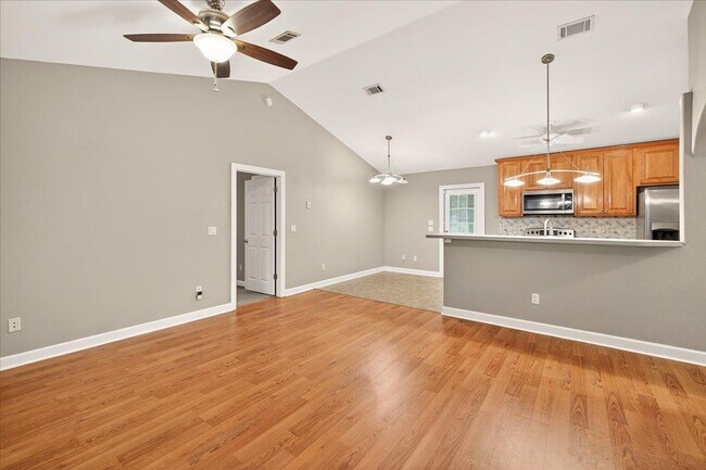 Building Photo - 4 Swift Pass