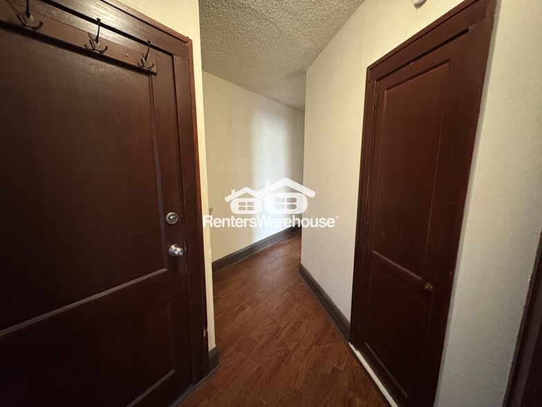 Building Photo - 3925 Chicago Ave