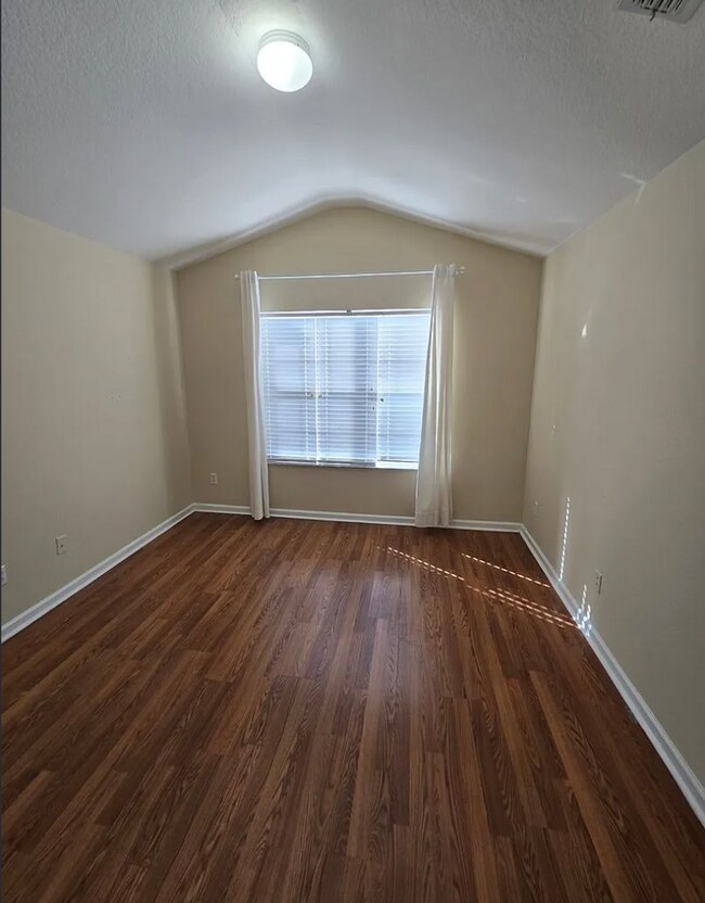 Building Photo - Lakefront Townhome in MetroWest