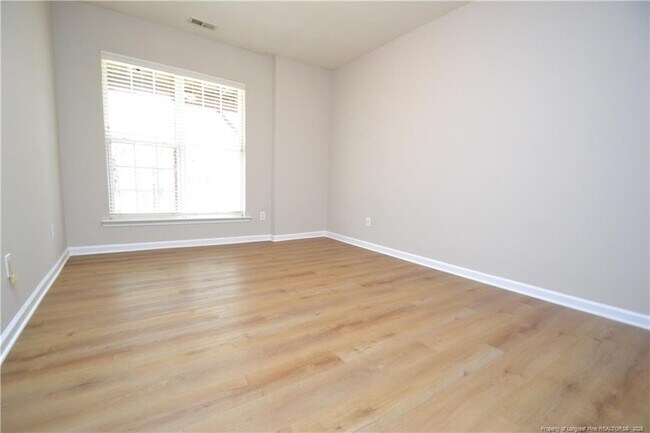 Building Photo - 7830 Clover Creek Ct