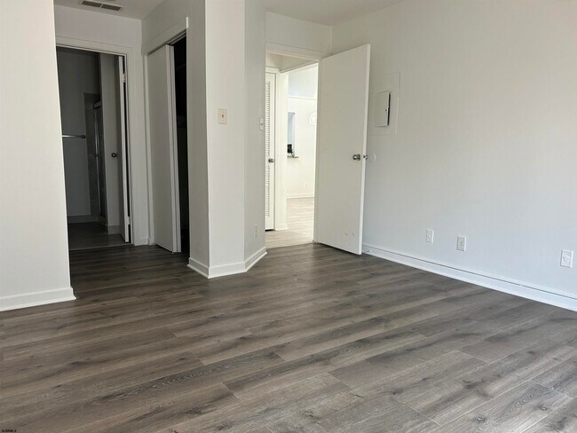 Building Photo - 20 Tilton Club