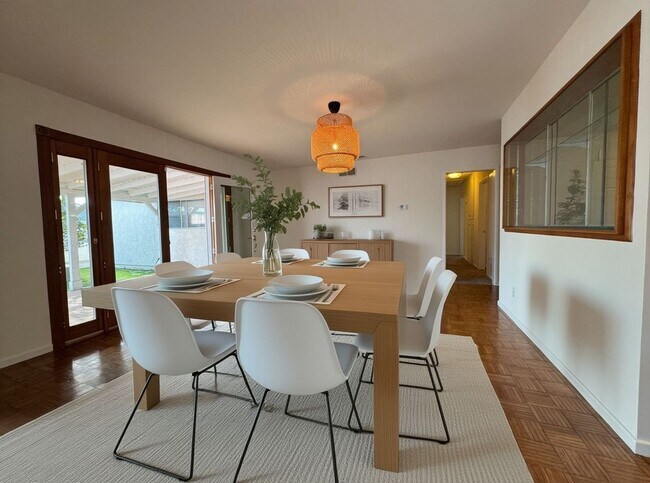 Building Photo - 3BD/2BA HOME AVAILABLE IN NORTH CLAIREMONT ONLY $4,195!