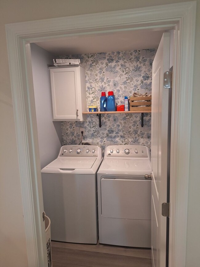 Building Photo - Outstanding Four Bedroom Home Less Than 10...
