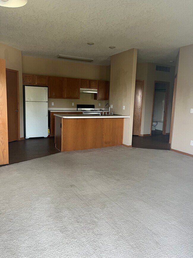 Building Photo - 1820 S 13th Ave E