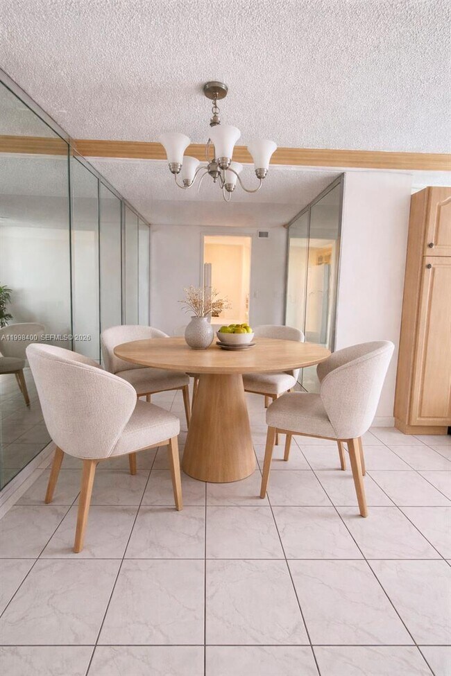 Building Photo - 16508 NE 26th Ave