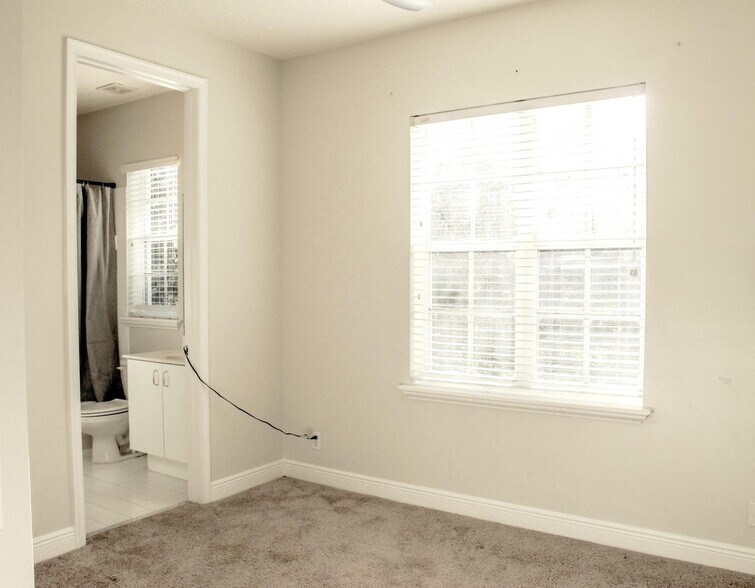 Building Photo - 124 Jesup Ln