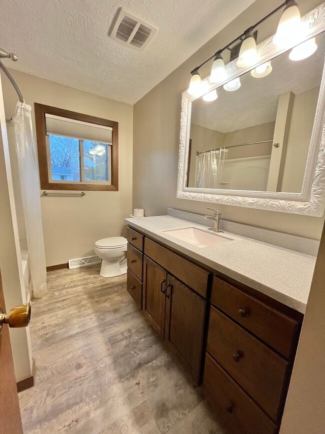 Building Photo - Updated 4 Bed/2 Bath East Side Ranch Home for Rent!!