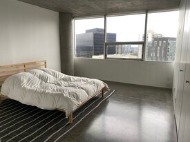 Building Photo - 1500 SW 5th Ave