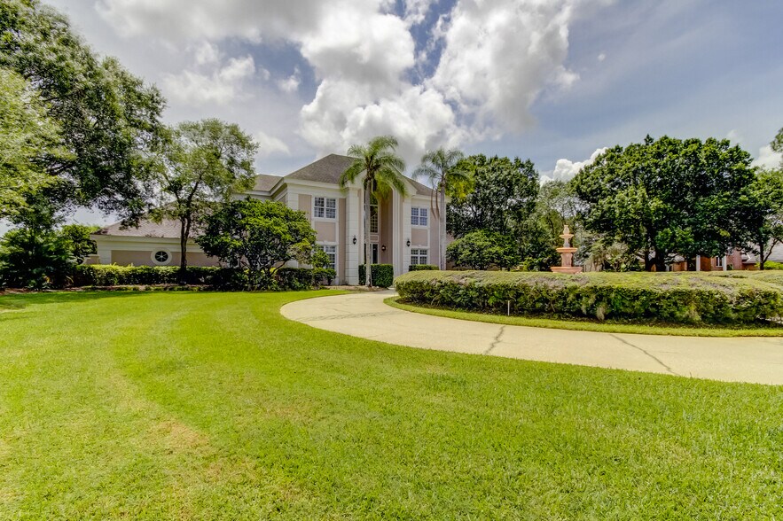 Building Photo - 18605 Avenue Monaco